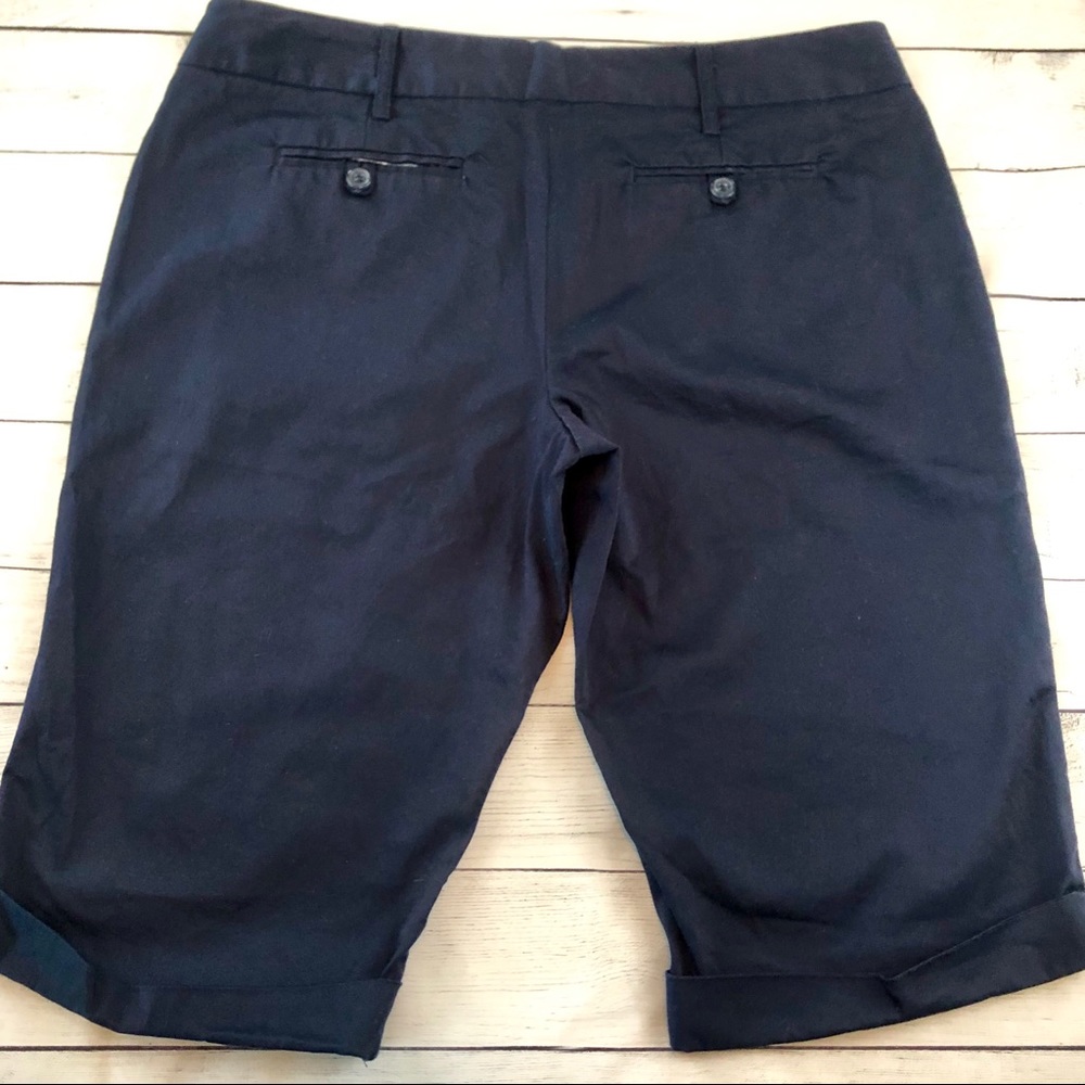 The Limited Drew Fit Bermudas Sz 14 (Item #146) - Picture 2 of 3